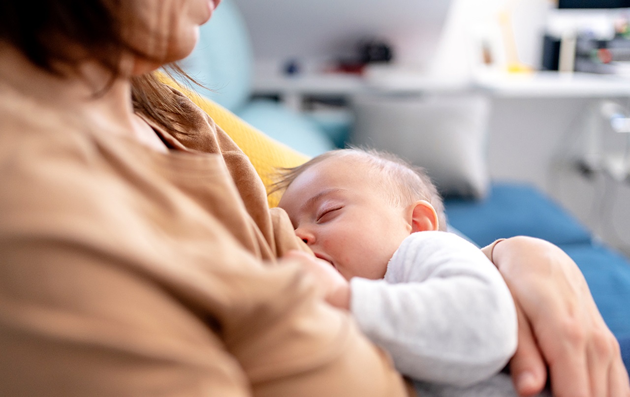 MouthHealthy baby breastfeeding